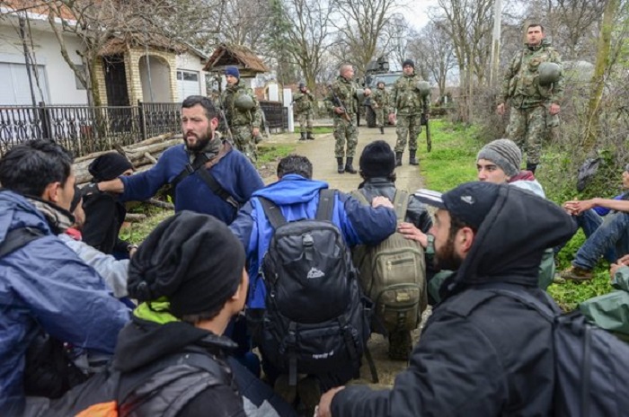 Mazedonische Armee stoppt aus Griechenland kommende Flüchtlinge